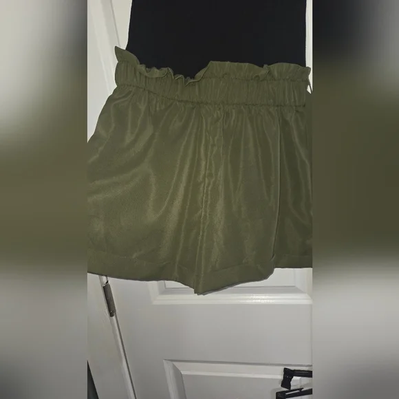 Black Top with Olive Green Short Set - Picture 3 of 7